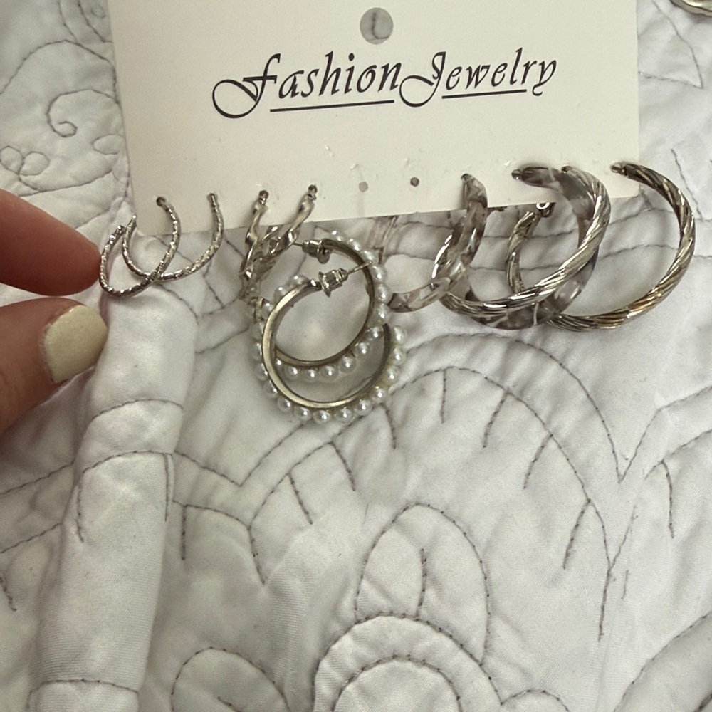 Fashion Jewelry Silver and Pearl Hoop Earrings